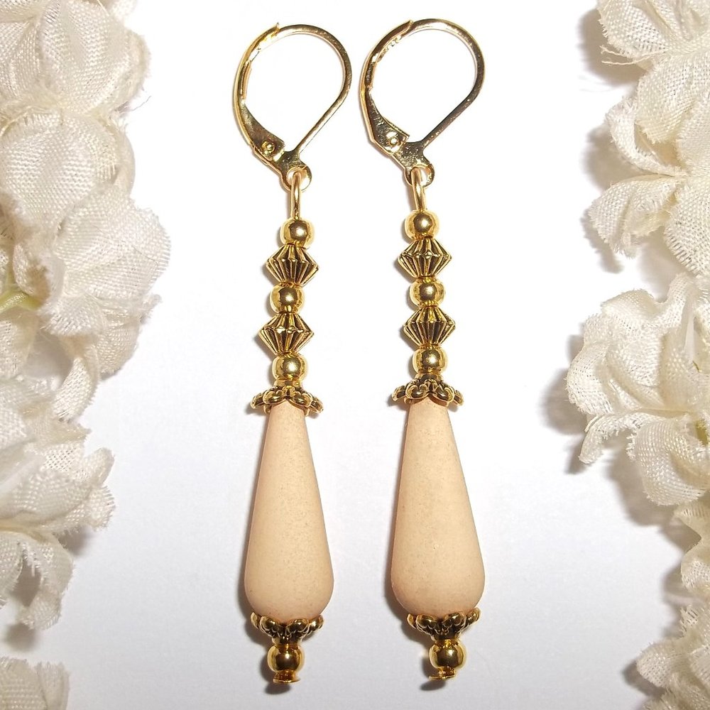 Earrings, Dangle Earring, Drop Earring, Earring Set, Cream Wood and Gold C359